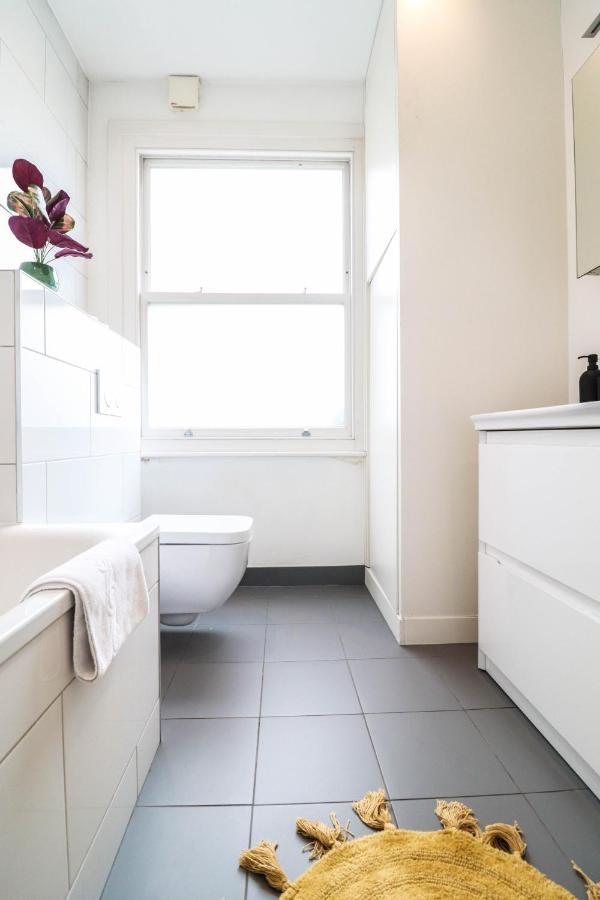 Modern & Spacious 1 Bedroom Clapham Junction Flat London Eksteriør bilde
